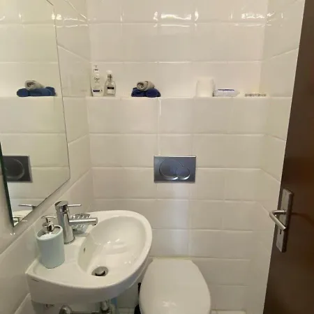 Rooms In Faro Close To Airport Exterior photo