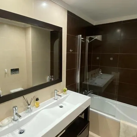 Rooms In Faro Close To Airport Exterior photo